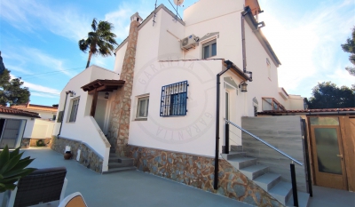 Semidetached house - Sale - Torrevieja - Los Balcones Urbanization