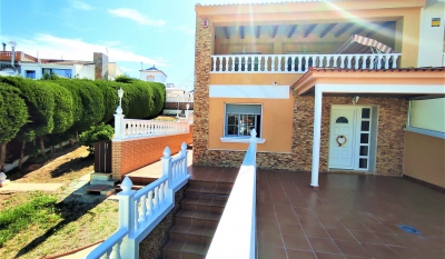 Chalet pareado - Venta - Torrevieja - Urbanización Los Balcones
