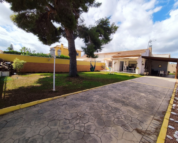 Semidetached house - Sale - Torrevieja - Los Balcones Urbanization