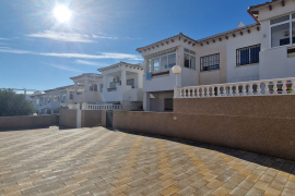 Venta - Bungalow - Torrevieja - Urbanización Punta Prima