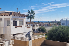 Venta - Bungalow - Torrevieja - Urbanización Punta Prima