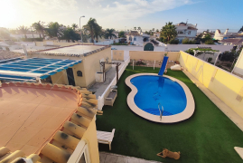 Venta -  Chalet independiente / Villa - Torrevieja - Urbanización San Luis