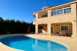 Venta -  Chalet independiente / Villa - Torrevieja - Urbanización Los Balcones