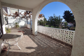 Venta -  Chalet independiente / Villa - Torrevieja - Urbanización Los Balcones
