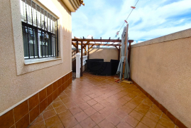 Venta - Chalet pareado - Torrevieja - Urbanización Los Balcones