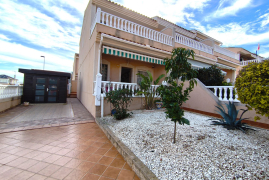 Venta - Chalet pareado - Torrevieja - Urbanización Los Balcones