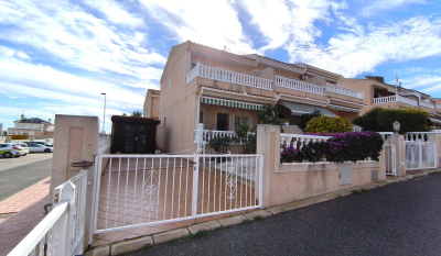 Chalet pareado - Venta - Torrevieja - Urbanización Los Balcones