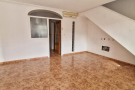 Venta - Chalet pareado - Torrevieja - Urbanización Los Balcones