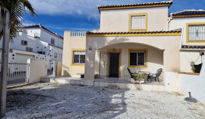 Chalet pareado - Venta - Torrevieja - Urbanización Los Balcones