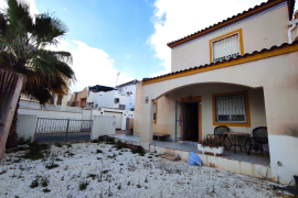 Venta - Chalet pareado - Torrevieja - Urbanización Los Balcones