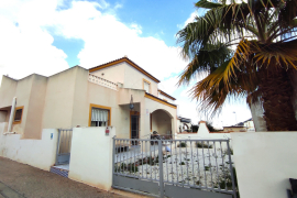 Venta - Chalet pareado - Torrevieja - Urbanización Los Balcones